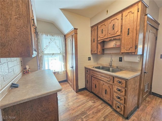 460 Devitt Avenue, Campbell, OH 44405