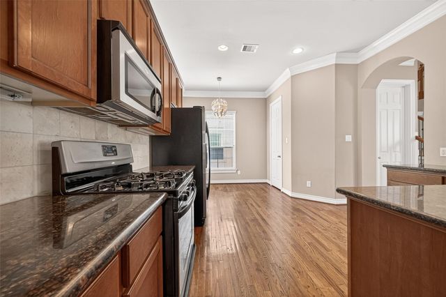 8810 Lakeshore Bend Drive, Houston, TX 77080
