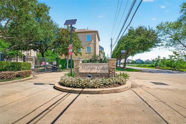 8810 Lakeshore Bend Drive, Houston, TX 77080