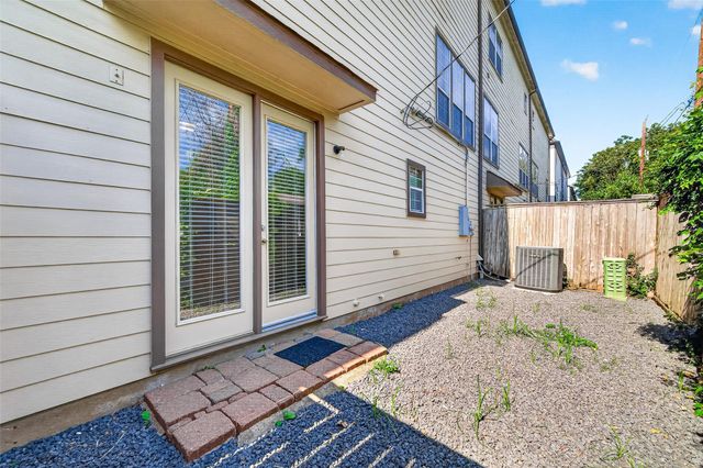 8810 Lakeshore Bend Drive, Houston, TX 77080