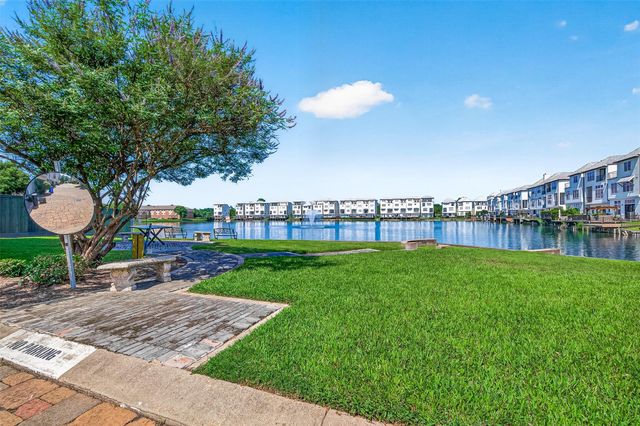 8810 Lakeshore Bend Drive, Houston, TX 77080