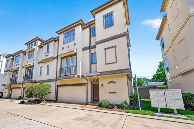 8810 Lakeshore Bend Drive, Houston, TX 77080