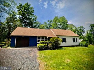 2160 CALIFORNIA RD, Richlandtown, PA 18955