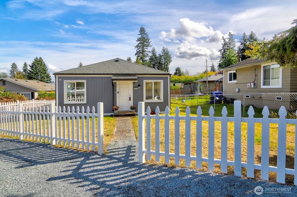 6611 Commercial Avenue #3, Everett, WA 98203