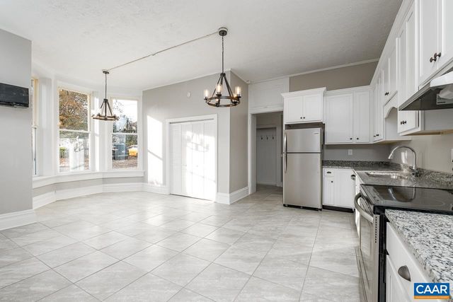 811 WESTOVER DR, Staunton, VA 24401