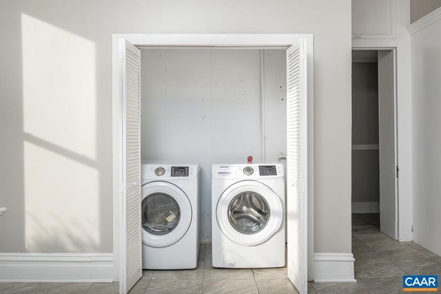 811 WESTOVER DR, Staunton, VA 24401