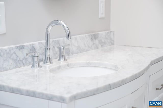 811 WESTOVER DR, Staunton, VA 24401