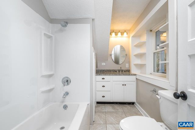 811 WESTOVER DR, Staunton, VA 24401