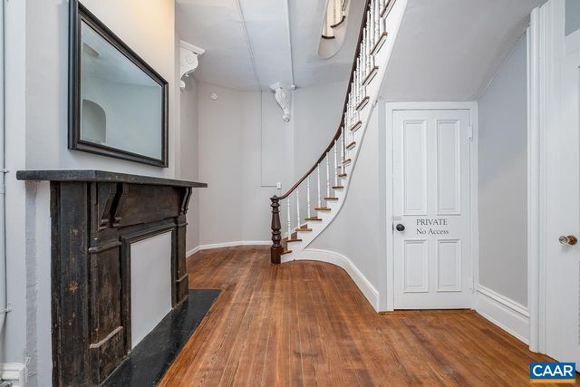 811 WESTOVER DR, Staunton, VA 24401