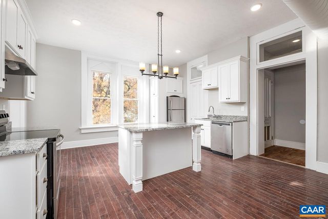 811 WESTOVER DR, Staunton, VA 24401