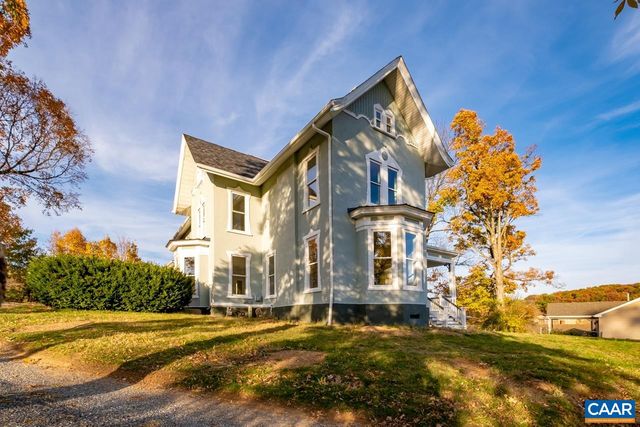 811 WESTOVER DR, Staunton, VA 24401