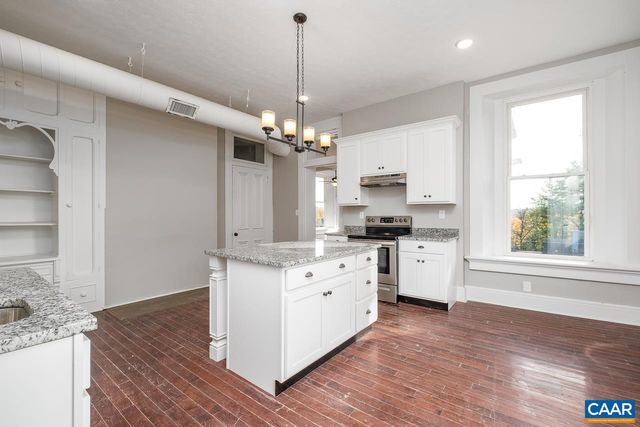 811 WESTOVER DR, Staunton, VA 24401