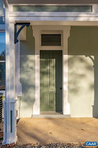 811 WESTOVER DR, Staunton, VA 24401