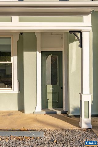 811 WESTOVER DR, Staunton, VA 24401