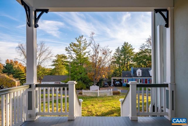 811 WESTOVER DR, Staunton, VA 24401