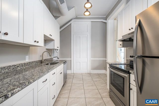 811 WESTOVER DR, Staunton, VA 24401