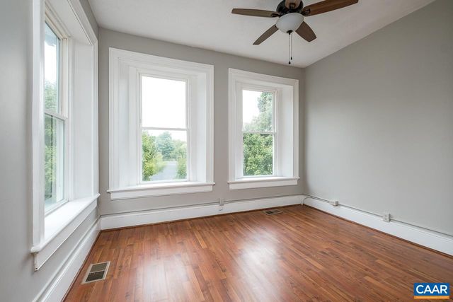 811 WESTOVER DR, Staunton, VA 24401