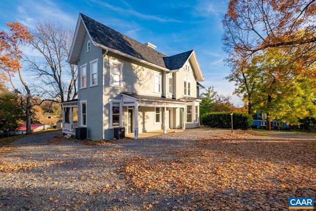 811 WESTOVER DR, Staunton, VA 24401