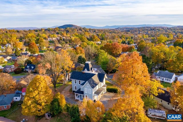 811 WESTOVER DR, Staunton, VA 24401