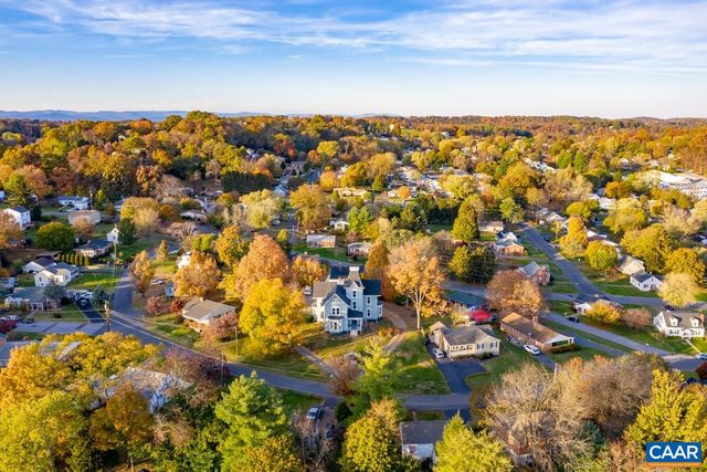 811 WESTOVER DR, Staunton, VA 24401