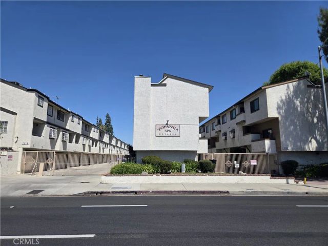 7650 Topanga Canyon, Canoga Park, CA 91304