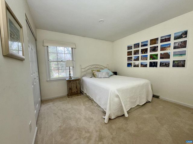 1036 HUNTWOOD LN, Charlottesville, VA 22901