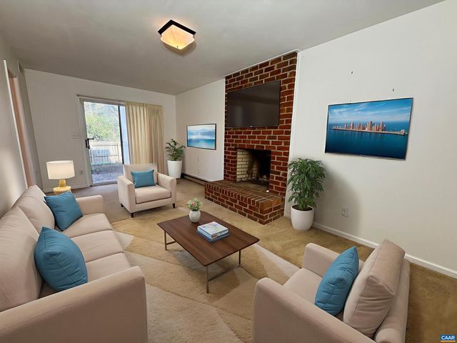 1036 HUNTWOOD LN, Charlottesville, VA 22901