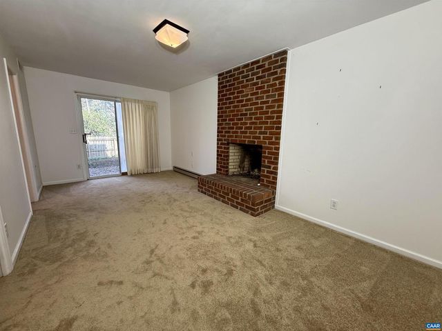 1036 HUNTWOOD LN, Charlottesville, VA 22901