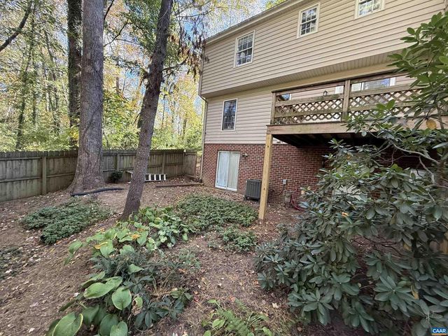 1036 HUNTWOOD LN, Charlottesville, VA 22901