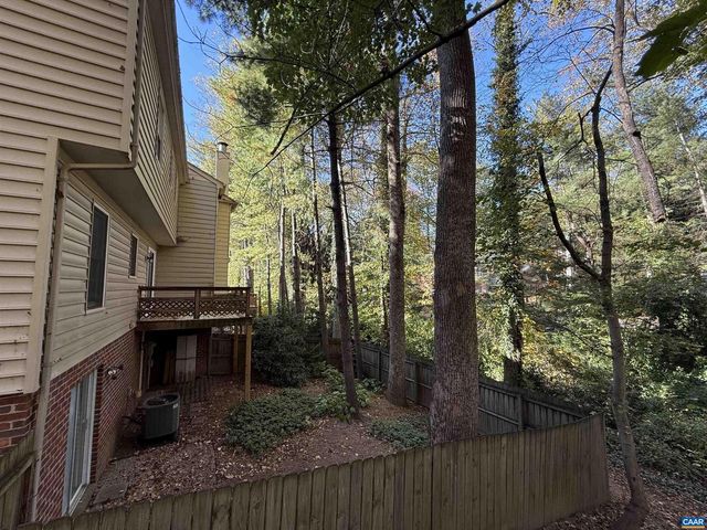 1036 HUNTWOOD LN, Charlottesville, VA 22901