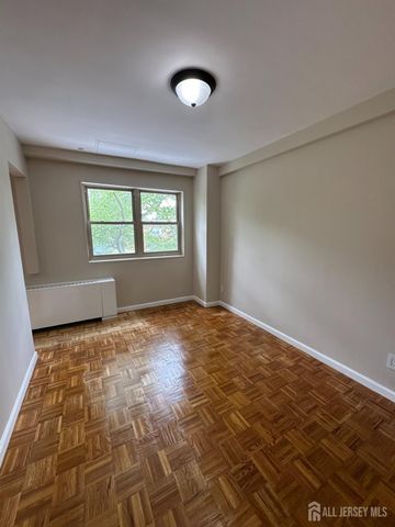 123 S Adelaide Avenue 1L, Highland Park, NJ 08904
