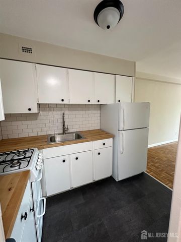 123 S Adelaide Avenue 1L, Highland Park, NJ 08904
