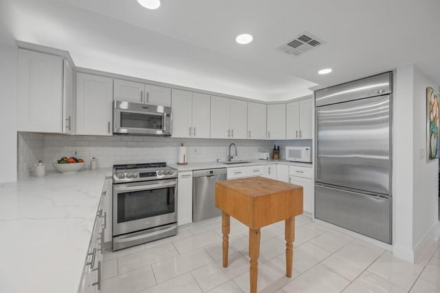 4000 S Ocean Boulevard 104, South Palm Beach, FL 33480
