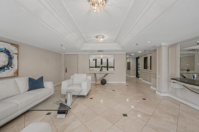 4000 S Ocean Boulevard 104, South Palm Beach, FL 33480