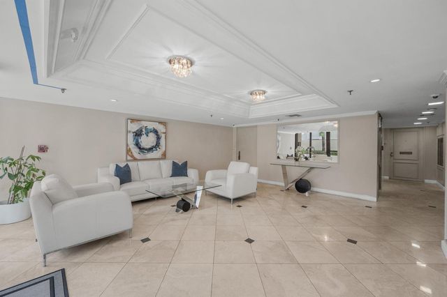 4000 S Ocean Boulevard 104, South Palm Beach, FL 33480