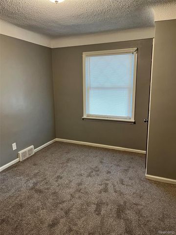 13505 Saint Andrews Avenue, Warren, MI 48089