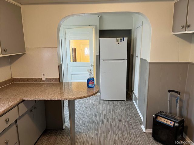 13505 Saint Andrews Avenue, Warren, MI 48089