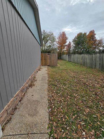 409 Bomber BLVD, Mountain Home, AR 72653