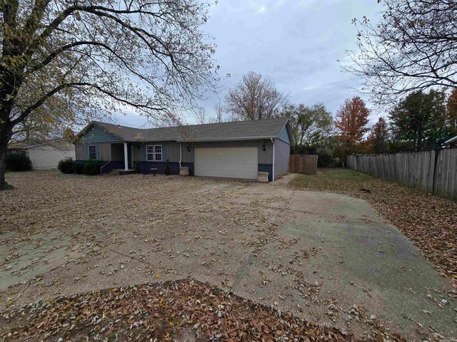 409 Bomber BLVD, Mountain Home, AR 72653