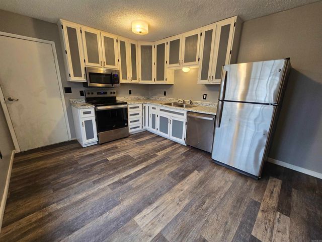 409 Bomber BLVD, Mountain Home, AR 72653