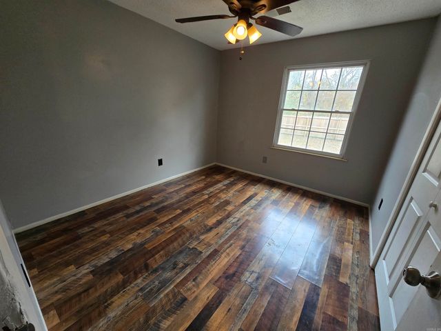 409 Bomber BLVD, Mountain Home, AR 72653