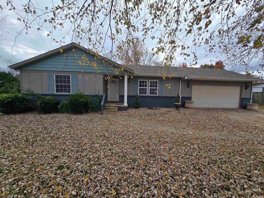 409 Bomber BLVD, Mountain Home, AR 72653