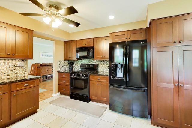 620 Harvard Lane, Libertyville, IL 60048