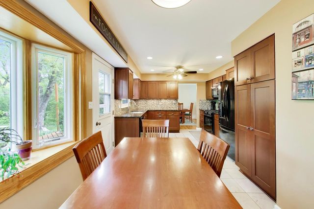 620 Harvard Lane, Libertyville, IL 60048