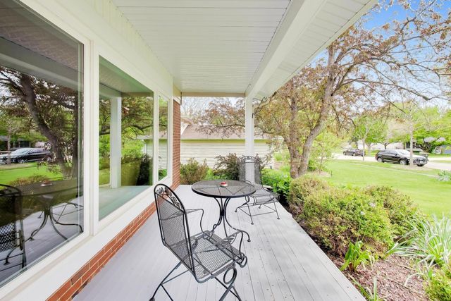 620 Harvard Lane, Libertyville, IL 60048