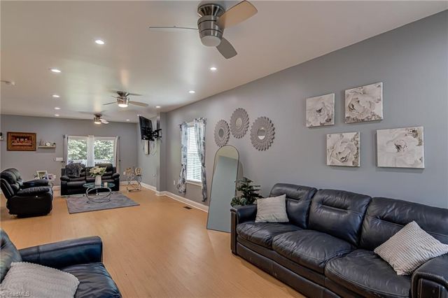 5035 Scenic Drive, Winston-salem, NC 27105