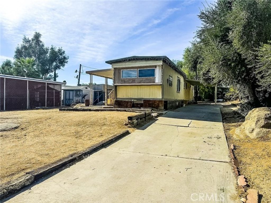 640 Apache, Perris, CA 92570