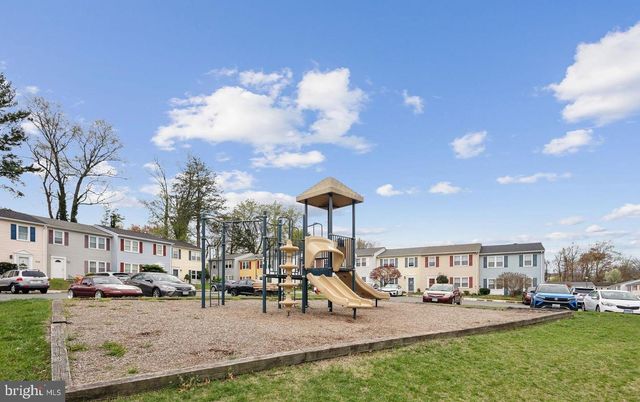 9490 MOOREGATE CT, Lorton, VA 22079