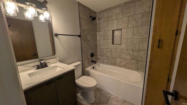 20005 Bryson Lane, Woodburn, IN 46797