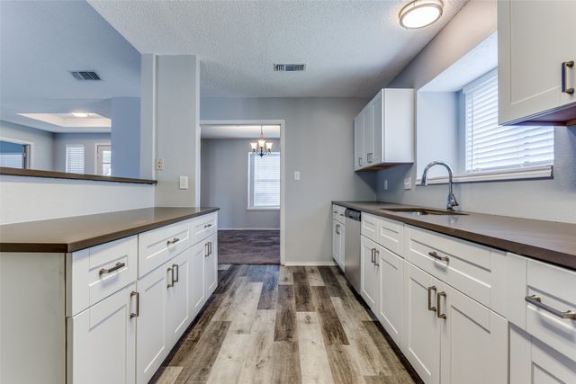209 W Schreiber Street, Garland, TX 75040